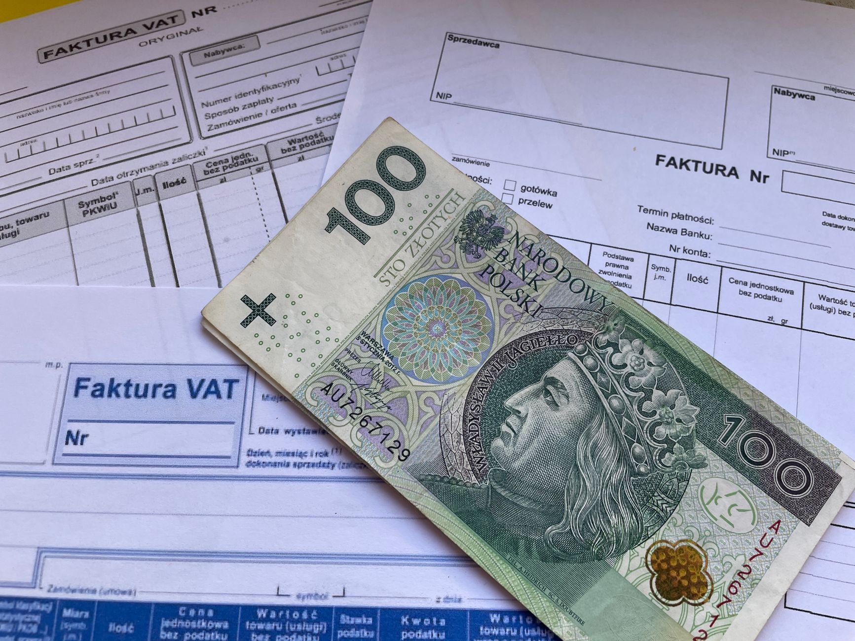 The deposit invoice is the easy part — the balance is where the risk sits.